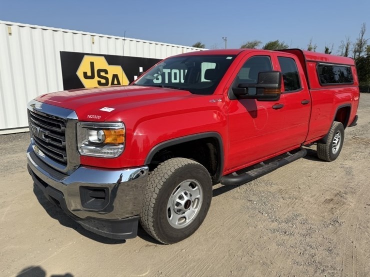2016-gmc-sierra-2500-crew-cab-4x4-pickup-image-1