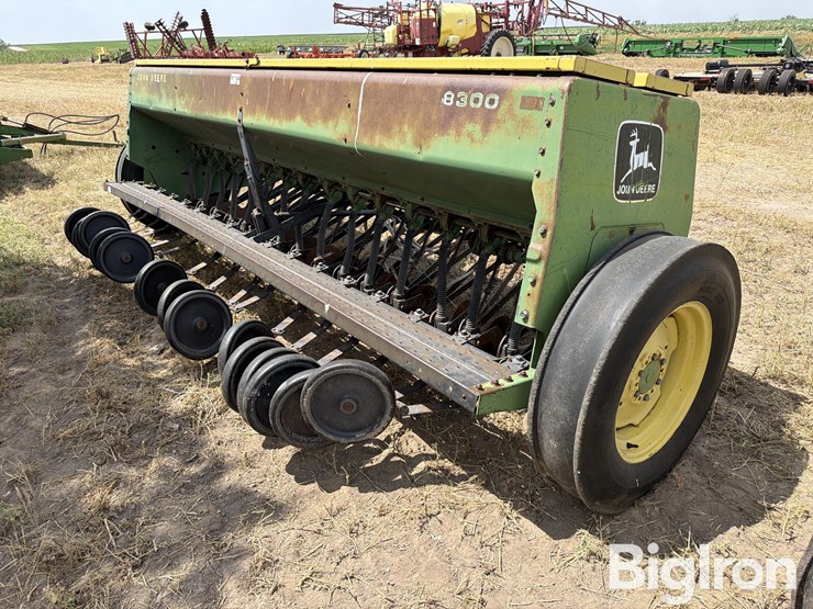 john-deere-8300-image-5