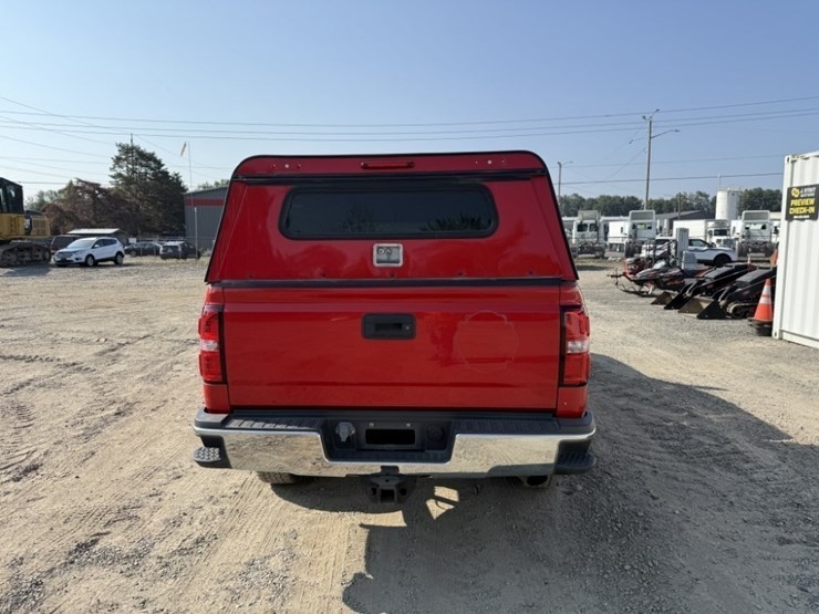 2016-gmc-sierra-2500-crew-cab-4x4-pickup-image-5
