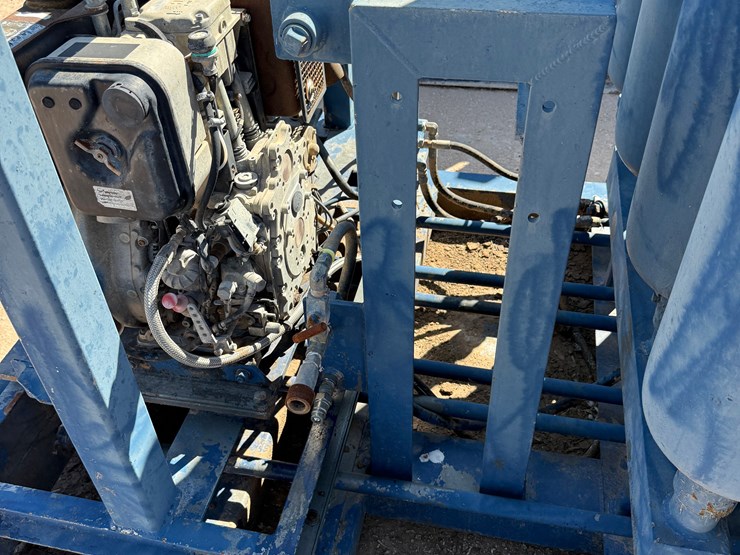 meyers-3-station-4-bottle-diesel-powered-accumulator-closing-unit,-skidded-image-6