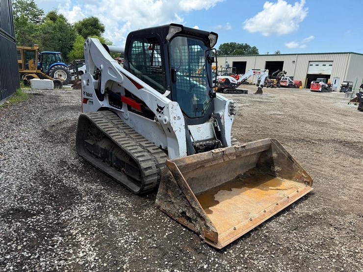 2022-bobcat-t770-image-6