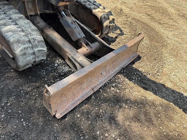 2015-bobcat-e32-image-10