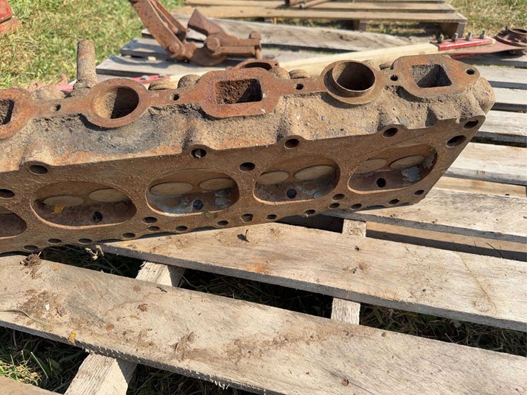 six-cylinder-head,-carburetor-bowl,-and-more-image-7