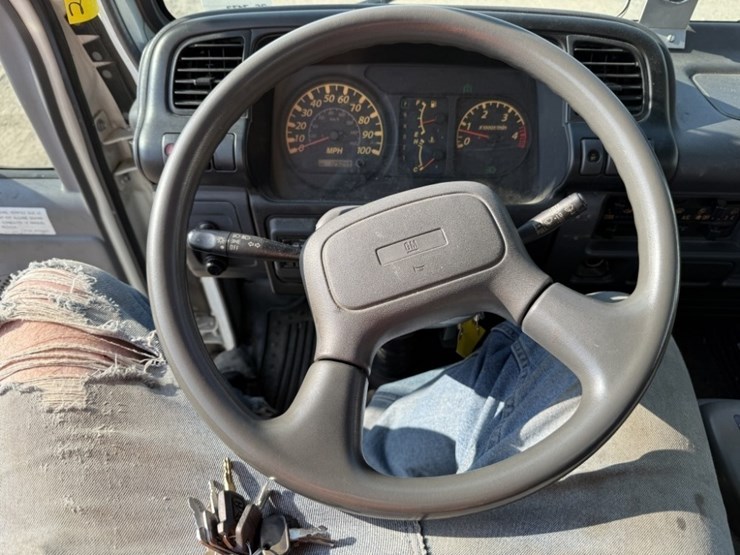 2007-gmc-w5500hd-image-32