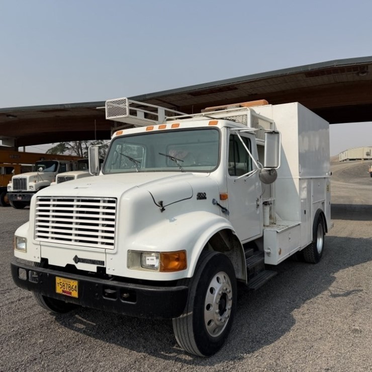 1999 INTERNATIONAL 4700