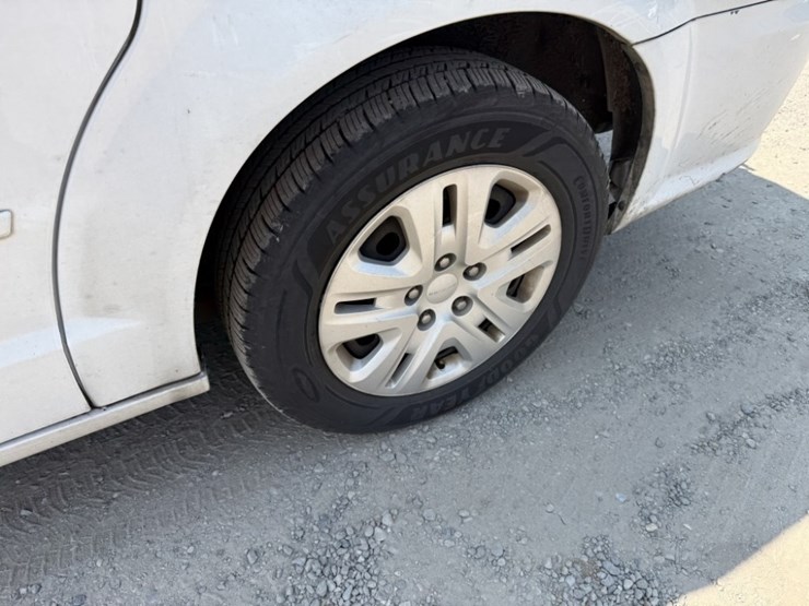 2015-dodge-grand-caravan-image-12