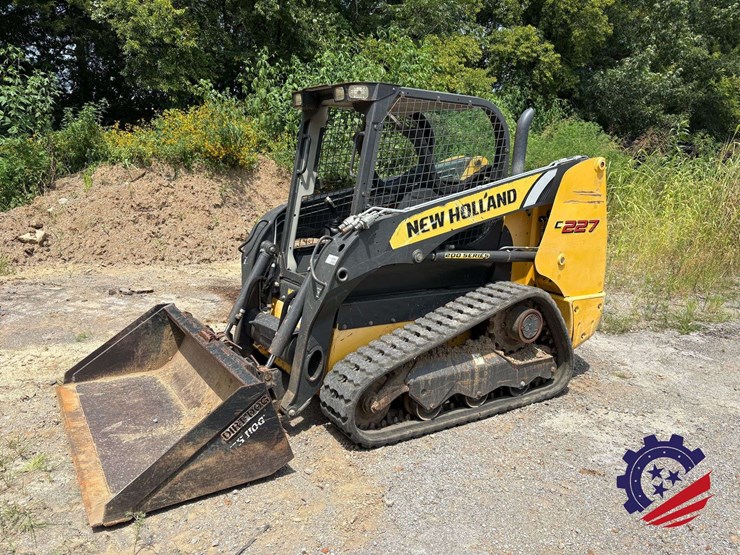 new-holland-c227-image-1