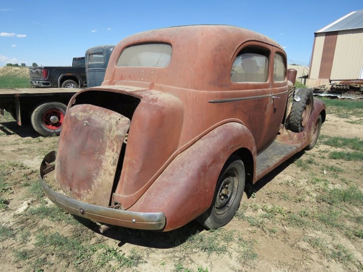 1935-dodge-tudor-sedan-image-8