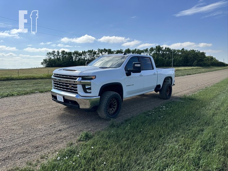 2021-chevrolet-silverado-2500hd-lt-image-1