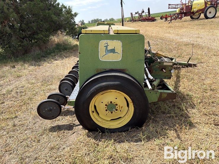 john-deere-8300-image-4