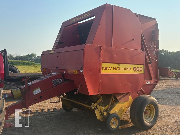 new-holland-660-image-2