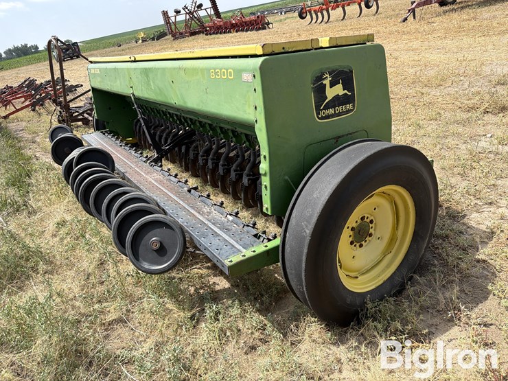 john-deere-8300-image-5