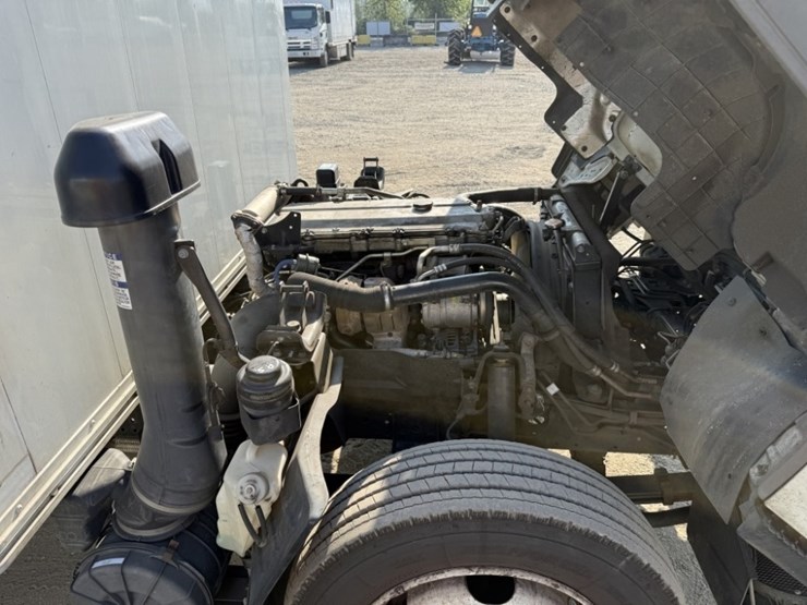 2007-gmc-w5500hd-image-15