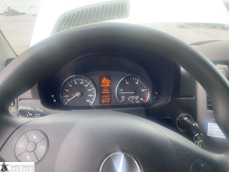2015-mercedes-benz-sprinter-2500-image-12