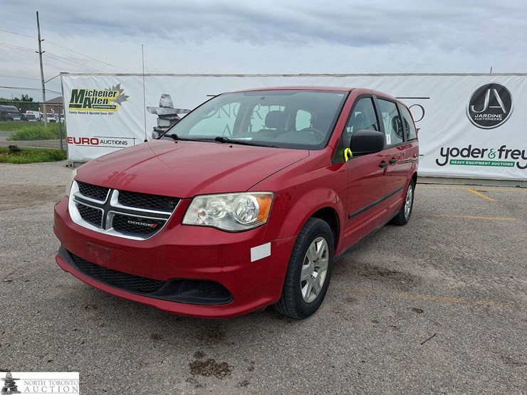 2013-dodge-grand-caravan-image-1
