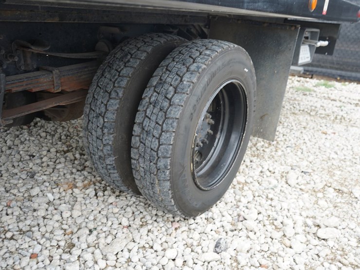 2017-ford-f650-image-14