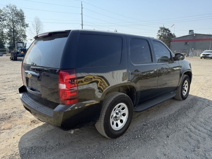 2013-chevrolet-tahoe-image-4
