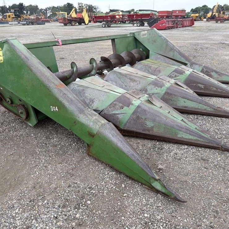 JOHN DEERE 444