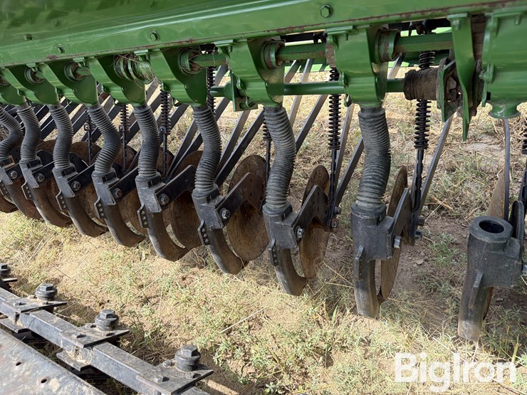 john-deere-8300-image-16