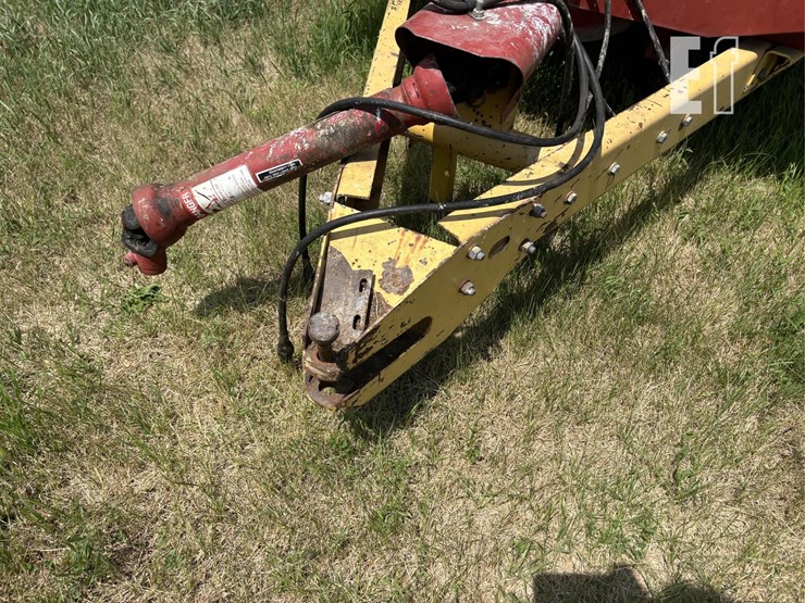 new-holland-680-image-11