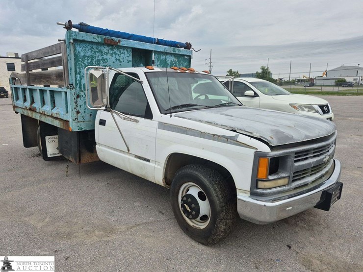 1995-chevrolet-3500-image-3
