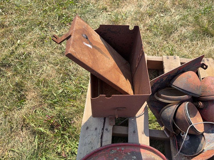 farmall-seat-pans,-battery-box,-pto-shield,-and-lights-image-5