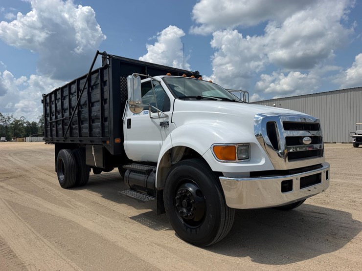 2007-ford-f750-image-1