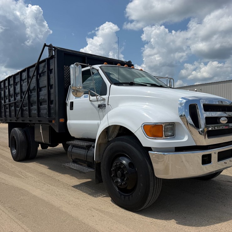 2007 FORD F750