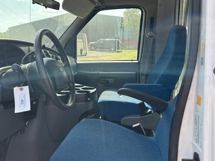 2008-ford-e350-image-7
