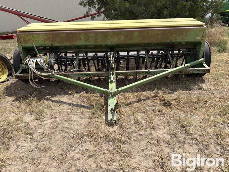 john-deere-8300-image-2