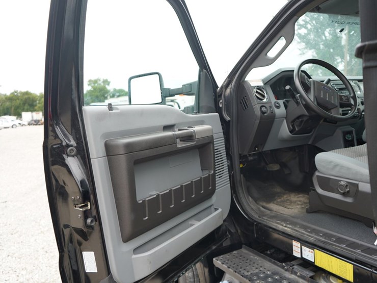 2017-ford-f650-image-18