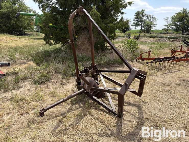 1952-continental-cable-operated-3-pt-post-hole-digger-image-3