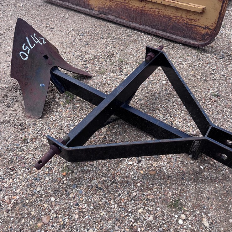#950 • 3PTH MIDDLE BUSTER