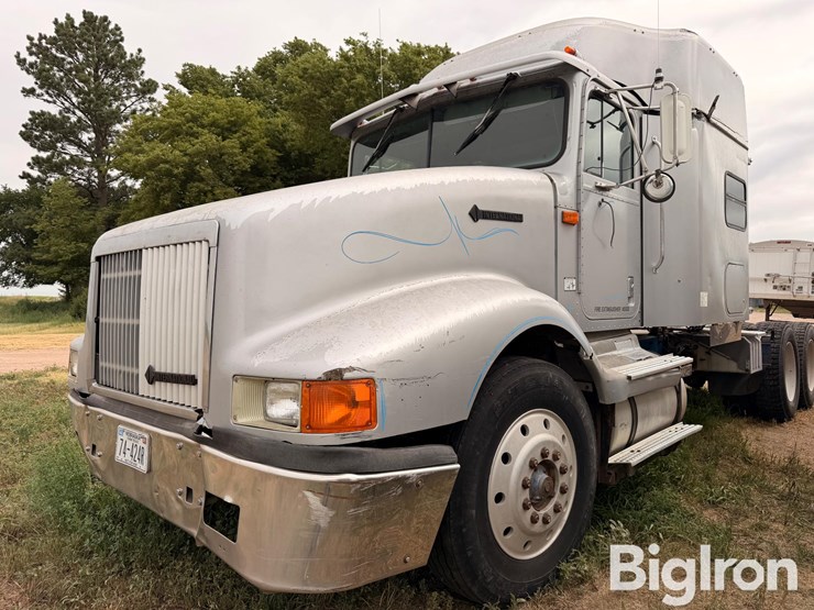 1993-international-9400-eagle-image-10