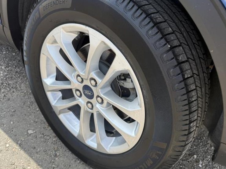 2022-ford-escape-image-16