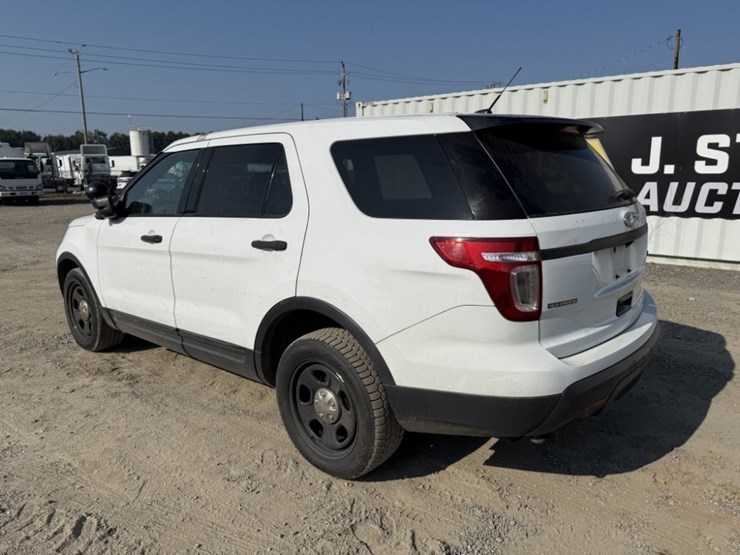 2015-ford-explorer-image-6