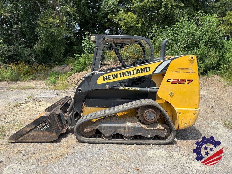 new-holland-c227-image-3