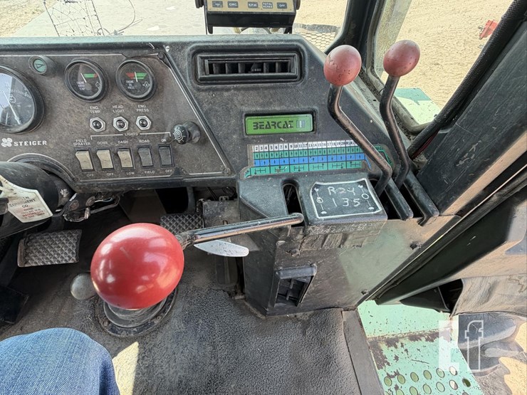 steiger-bearcat-iii-st225-image-18