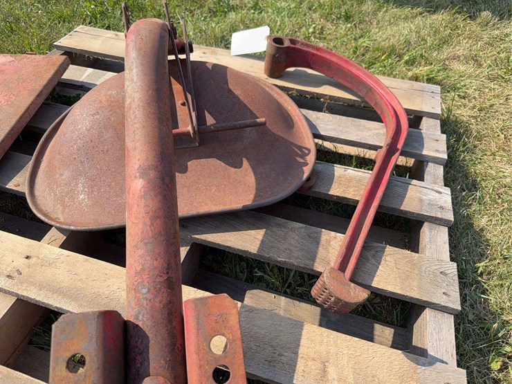 farmall-seat-pan,-pedal,-and-battery-box-image-6