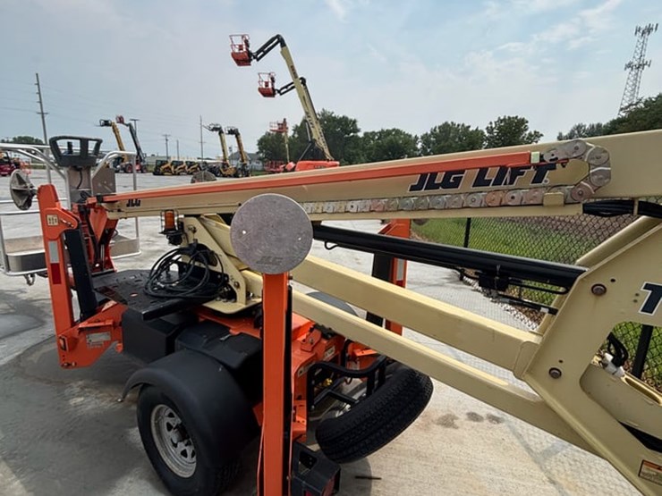 2019-jlg-t350-image-5