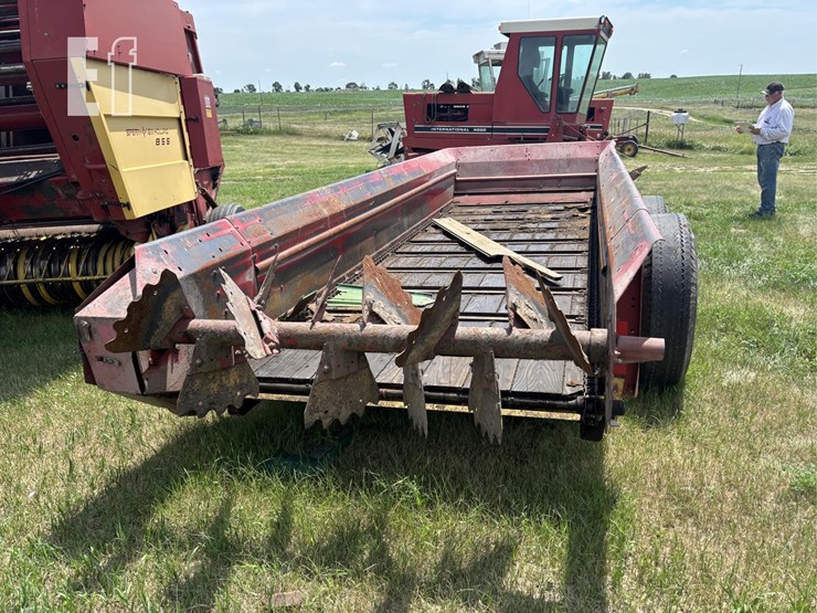 new-holland-680-image-6