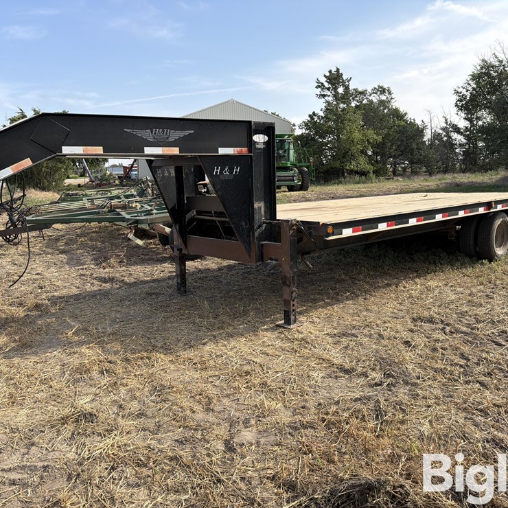 2003 H&H 20' T/A Spread Axle Flatbed Trailer