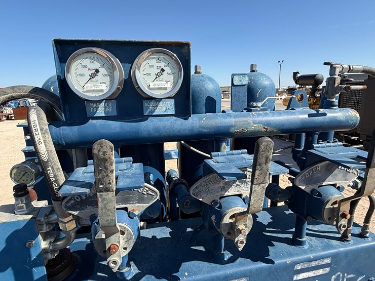 meyers-3-station-4-bottle-diesel-powered-accumulator-closing-unit,-skidded-image-4