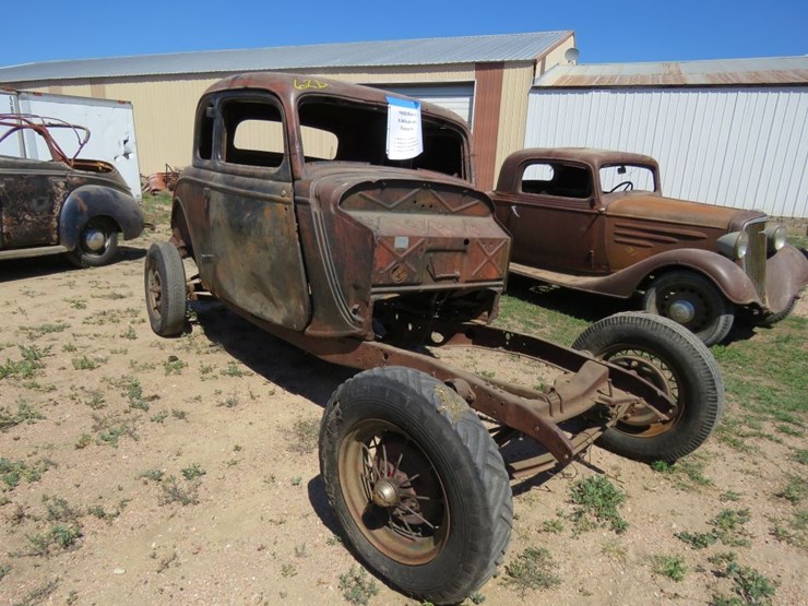 1933-ford-5-window-coupe-image-14