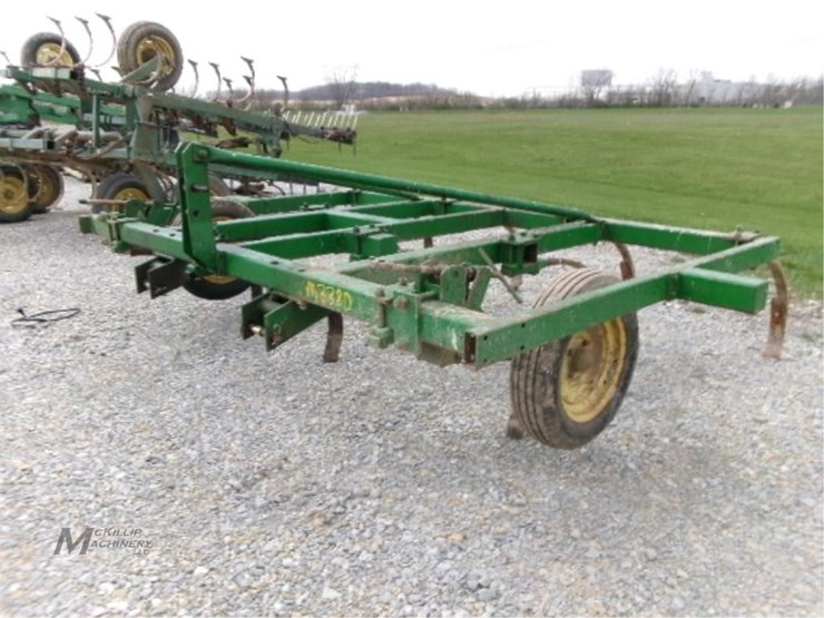 john-deere-100-image-8