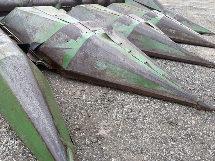 john-deere-444-image-8