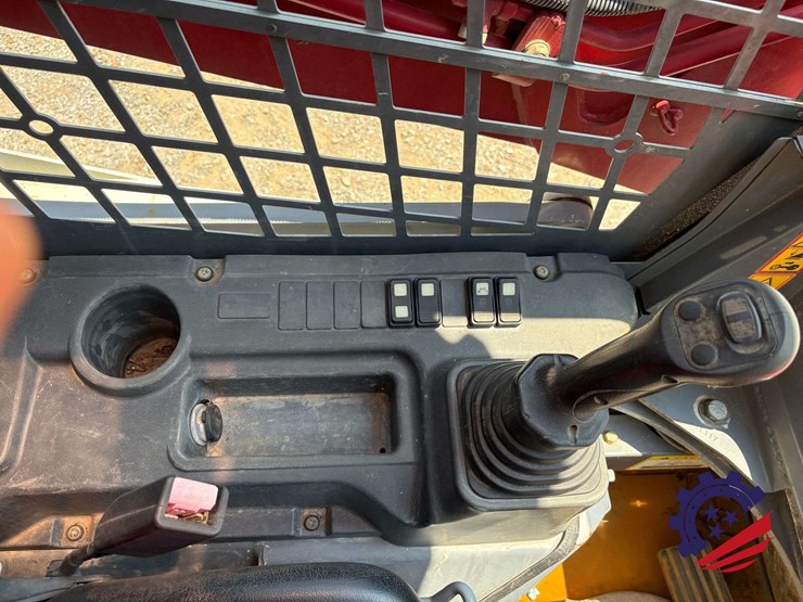 takeuchi-tl10v2-image-25