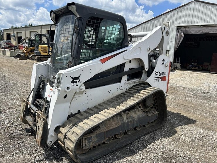 2022-bobcat-t770-image-2