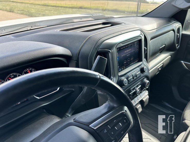 2021-chevrolet-silverado-2500hd-lt-image-32