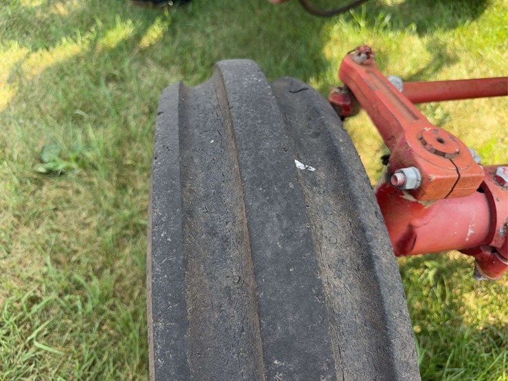 farmall-340-gas-with-loader-image-16